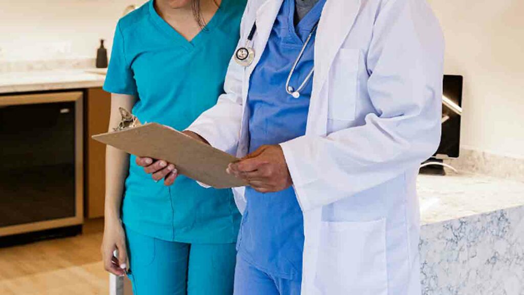 Pakistani Doctor In Uk Left