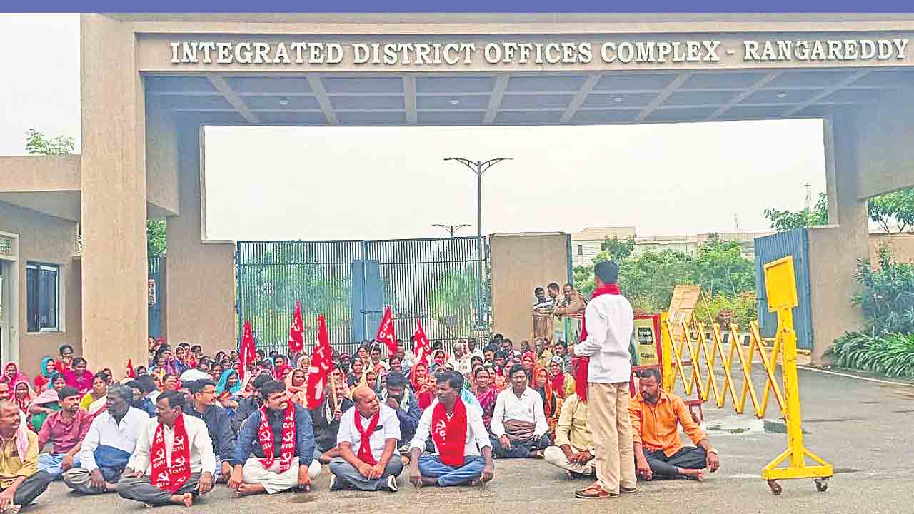 పండుగ పూట పస్తులుండాలా..?