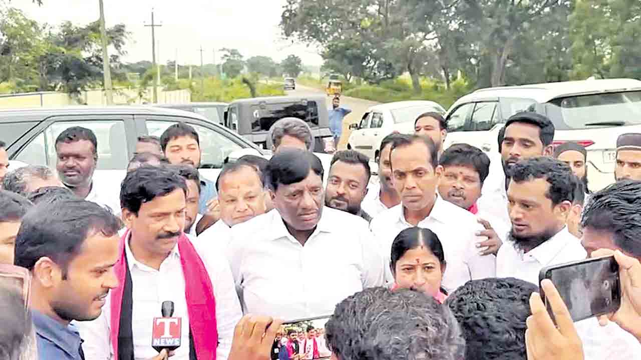 కూల్చడమే అభివృద్ధా..?