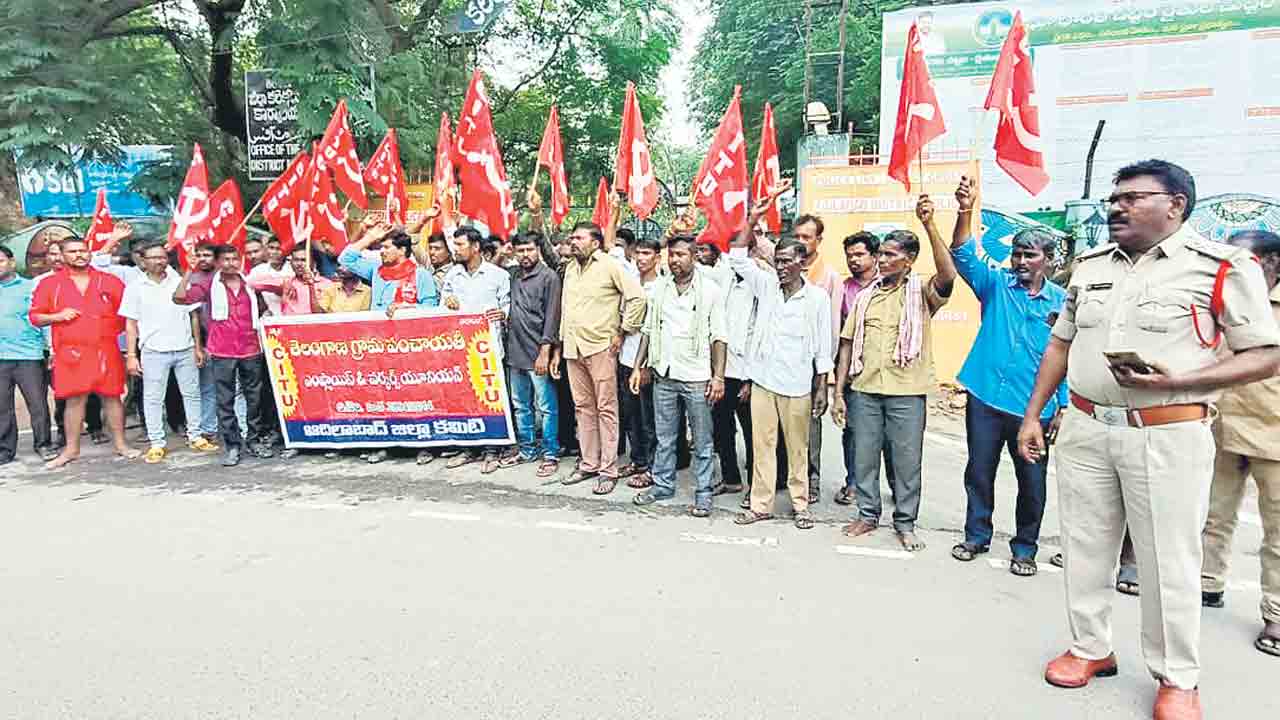 పెండింగ్‌ వేతనాలు చెల్లించాలి