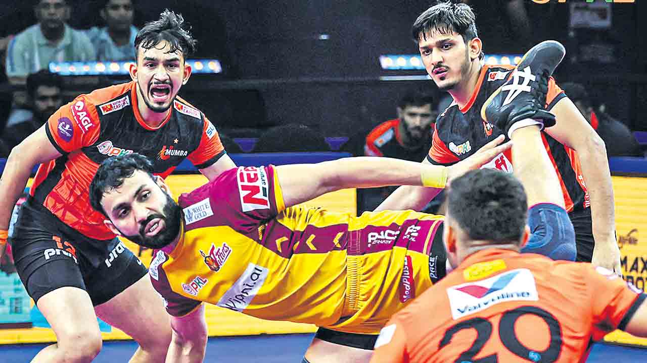 టైటాన్స్‌ హ్యాట్రిక్‌