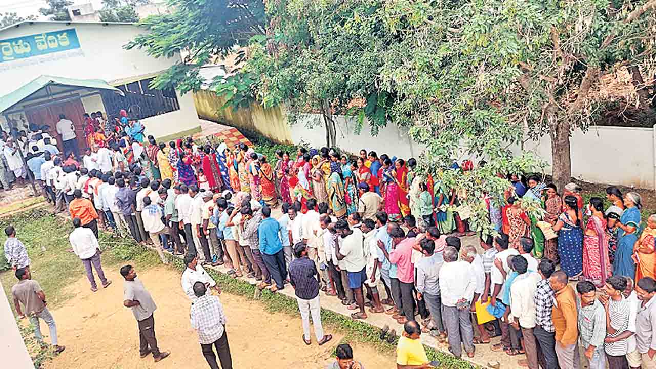 ఎన్నాళ్లీ నిరీక్షణ