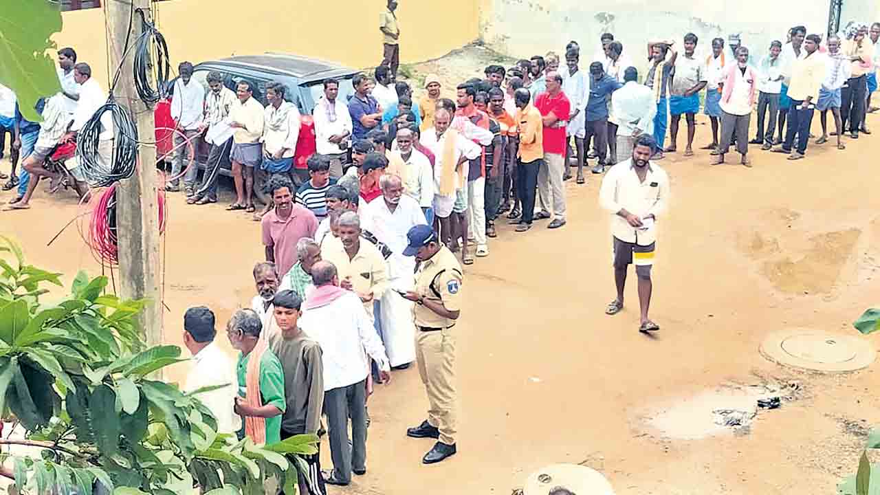 యూరియా.. ఏదయా..