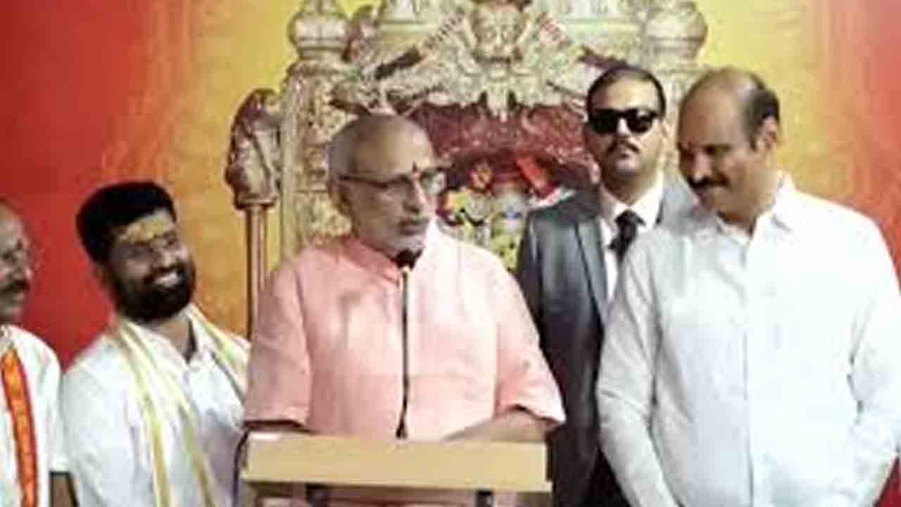 Radhakrishnan | విజయవాడ దుర్గమ్మను దర్శించుకున్న ఉపరాష్ట్రపతి రాధాకృష్ణన్‌