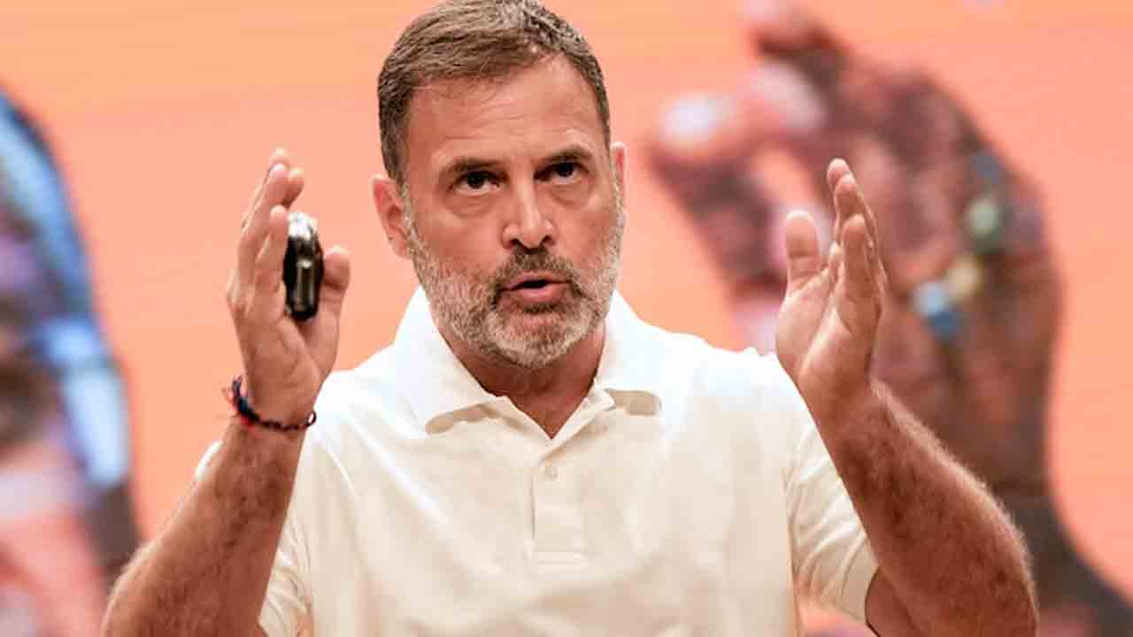 ఓట్ల కోసం మోదీ డ్యాన్స్‌ కూడా చేస్తారు!