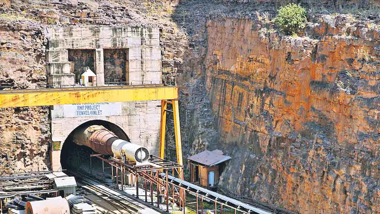 ఎస్‌ఎల్‌బీసీ పునరుద్ధరణపై ప్రతిపాదనలు