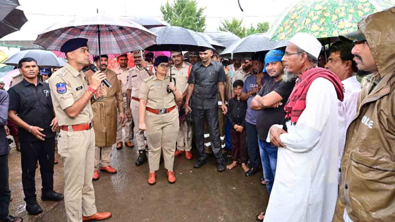 SP Akhil Mahajan | అసాంఘిక కార్యకలాపాలకు అడ్డుకట్ట వేసేందుకు కార్డన్‌ సెర్చ్‌ : జిల్లా ఎస్పీ అఖిల్ మహాజన్