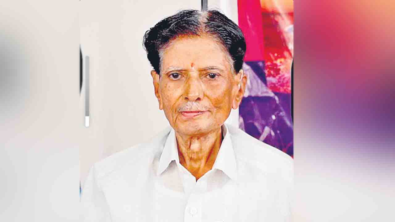 ప్రముఖ సాహితీ వేత్త ఎస్వీ రామారావు కన్నుమూత