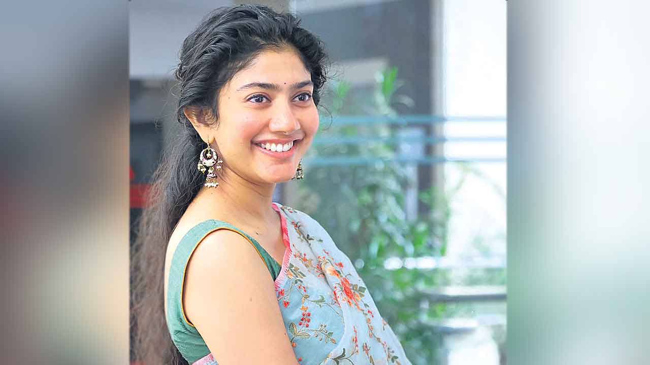 తొలిహిందీ చిత్రం మేరే రహో