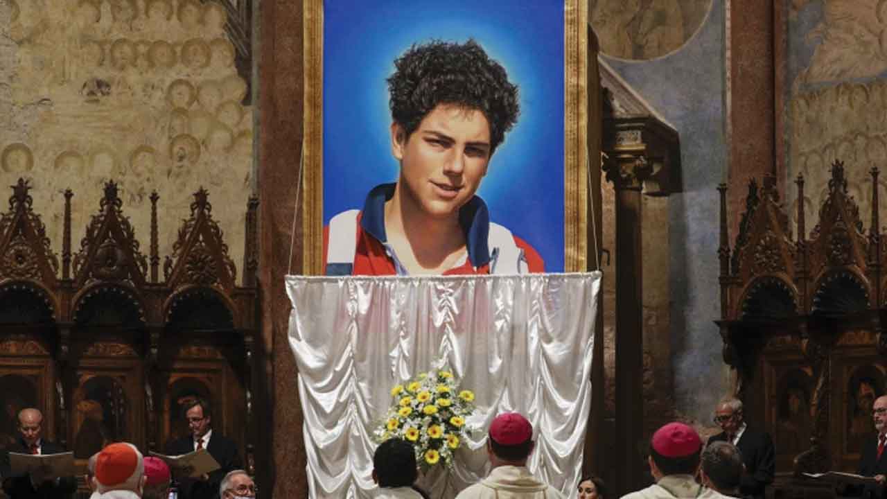 సెయింట్‌గా 15 ఏళ్ల బాలుడు