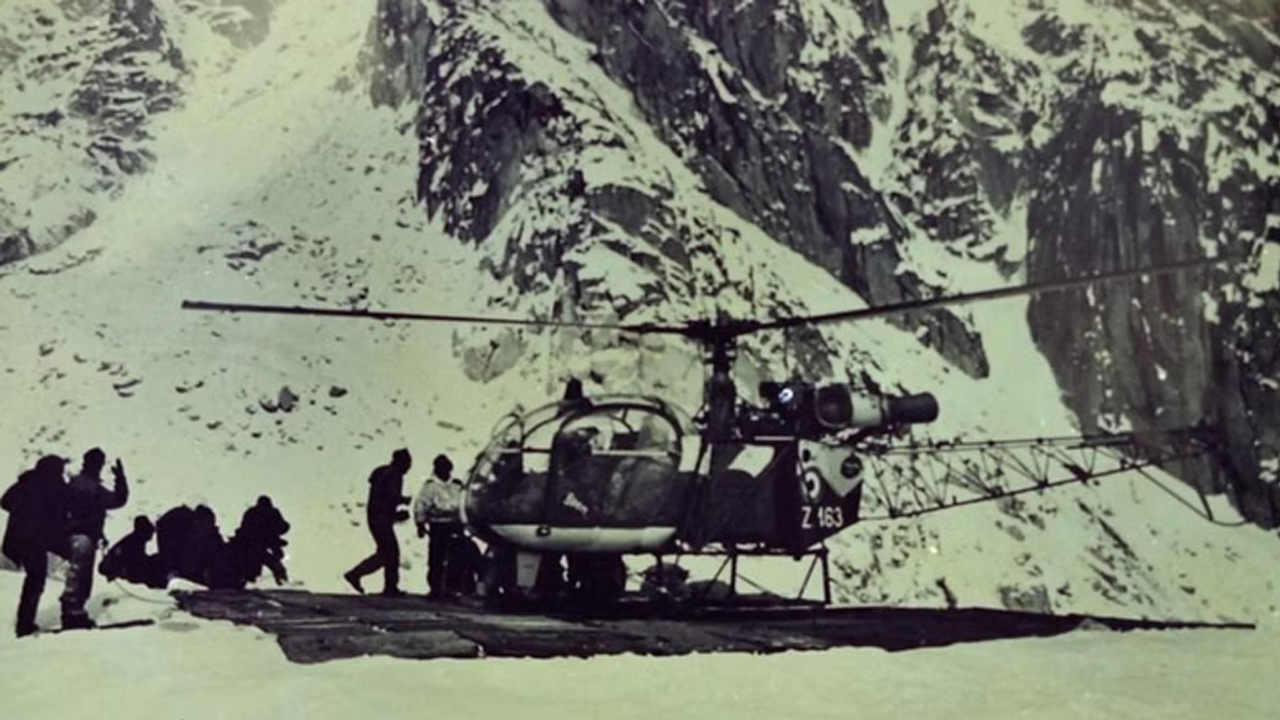 Siachen Camp | సియాచిన్ గ్లేసియర్ బేస్ క్యాంప్ వద్ద విరిగిపడ్డ మంచుచరియలు.. ముగ్గురు సైనికుల వీరమరణం..!