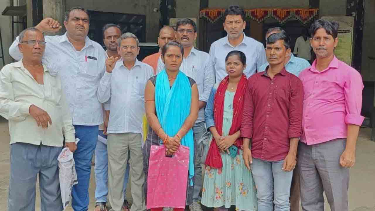 Sigachi blast | ఒకరు చనిపోతే జైల్లో పెడుతున్నారు.. కానీ సిగాచీ యాజమాన్యంపై చర్యలు లేవు : సీఐటీయూ అతిమేల మానిక్