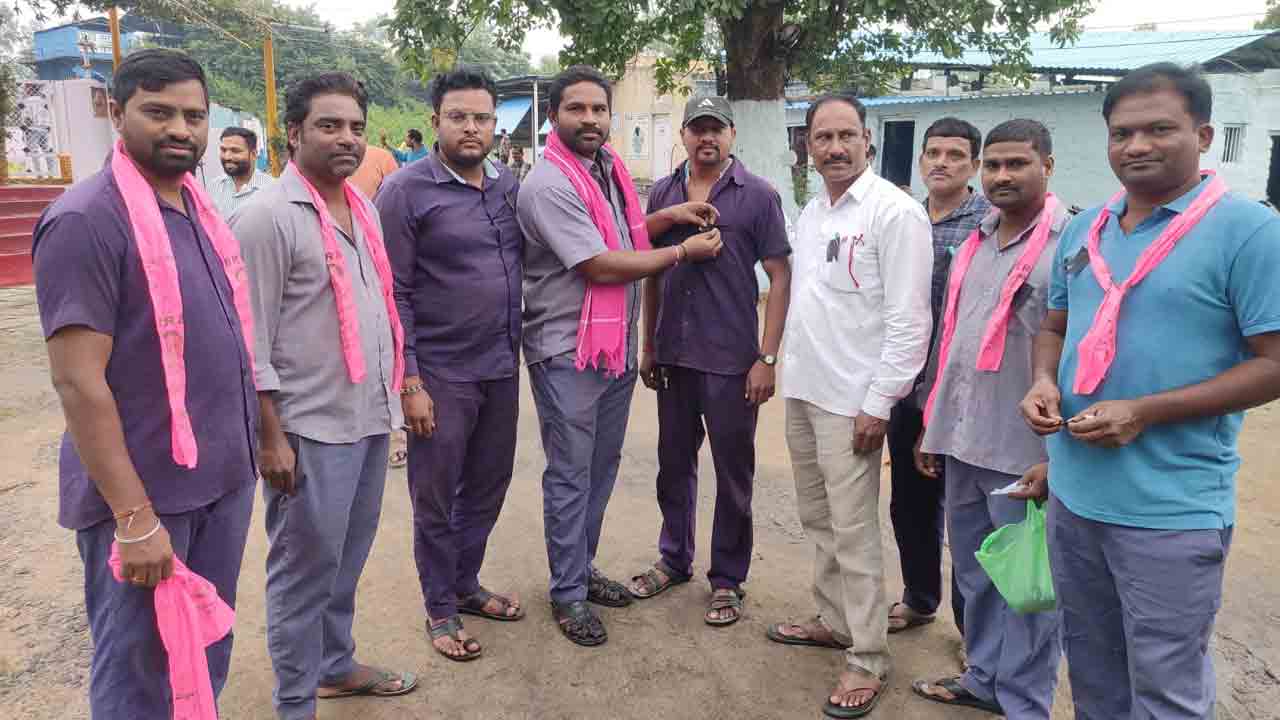 Protest | మా శ్రమను దోచుకున్నారు.. కాసిపేటలో నల్ల బ్యాడ్జీలతో సింగరేణి కార్మికుల నిరసన