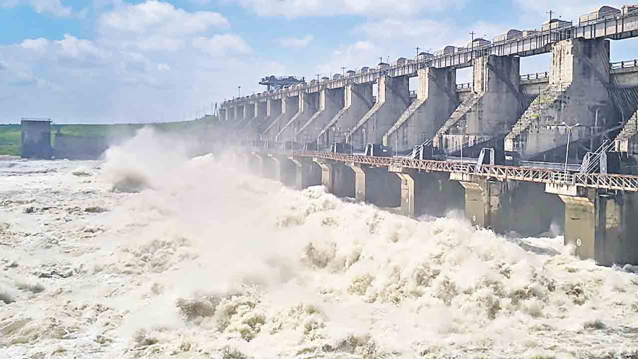 సింగూరుకు లక్ష పైచిలుకు ఇన్‌ఫ్లో