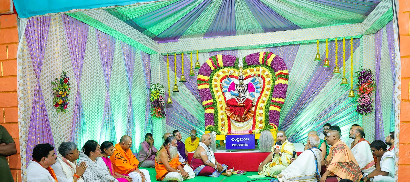 స్వామి, అమ్మవార్లకు పూజలు