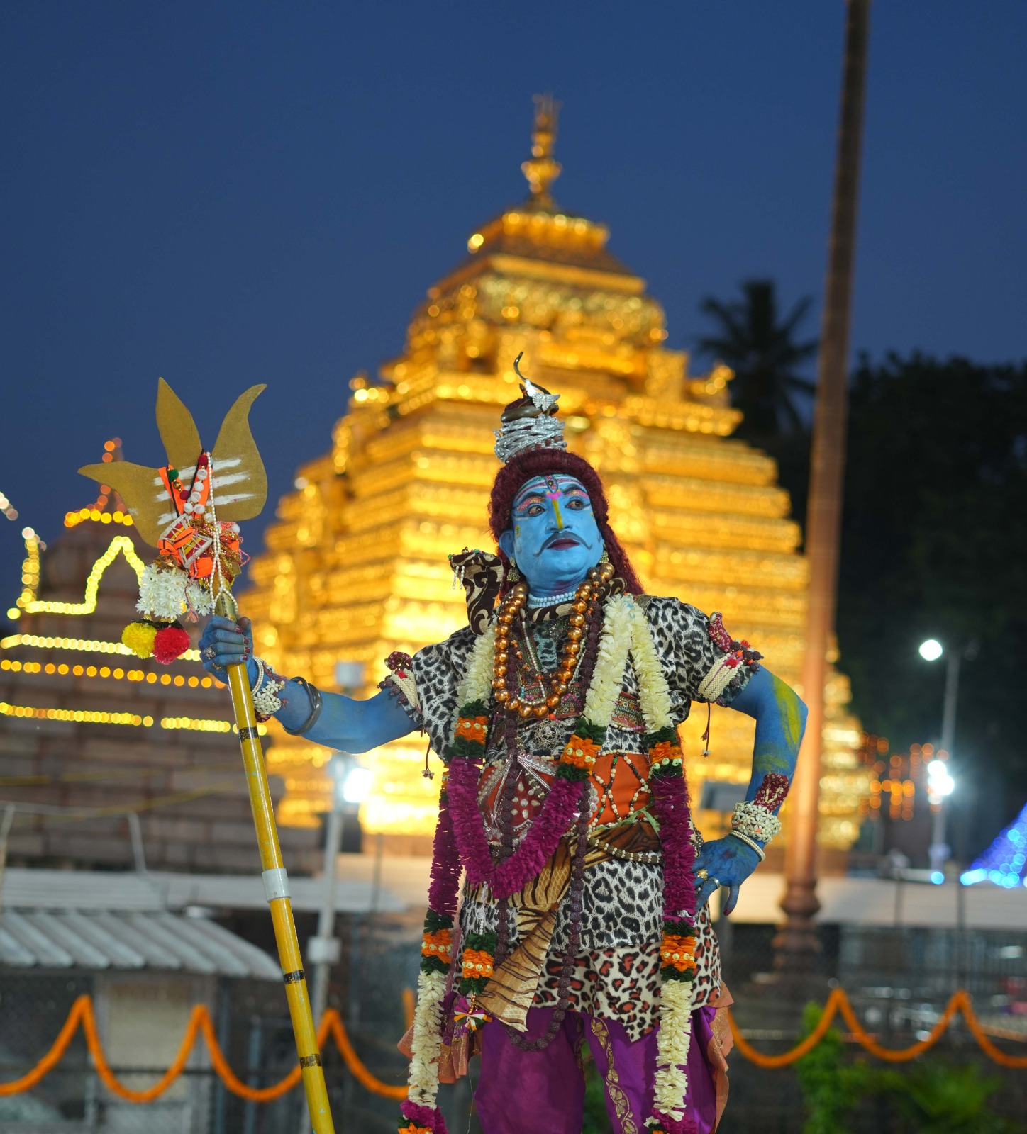 గ్రామోత్సవంలో కళాకారుల ప్రదర్శన