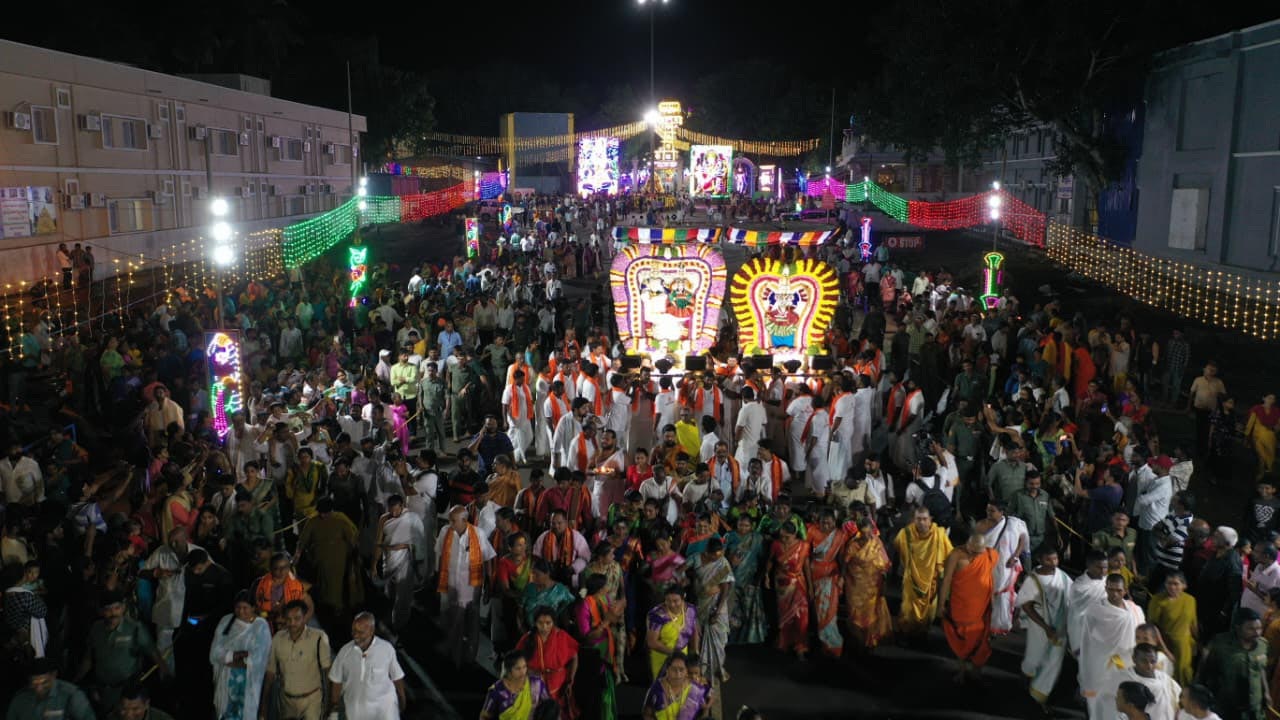 
                                                    Srisailam | కైలాస వాహనంపై కటాక్షించిన…