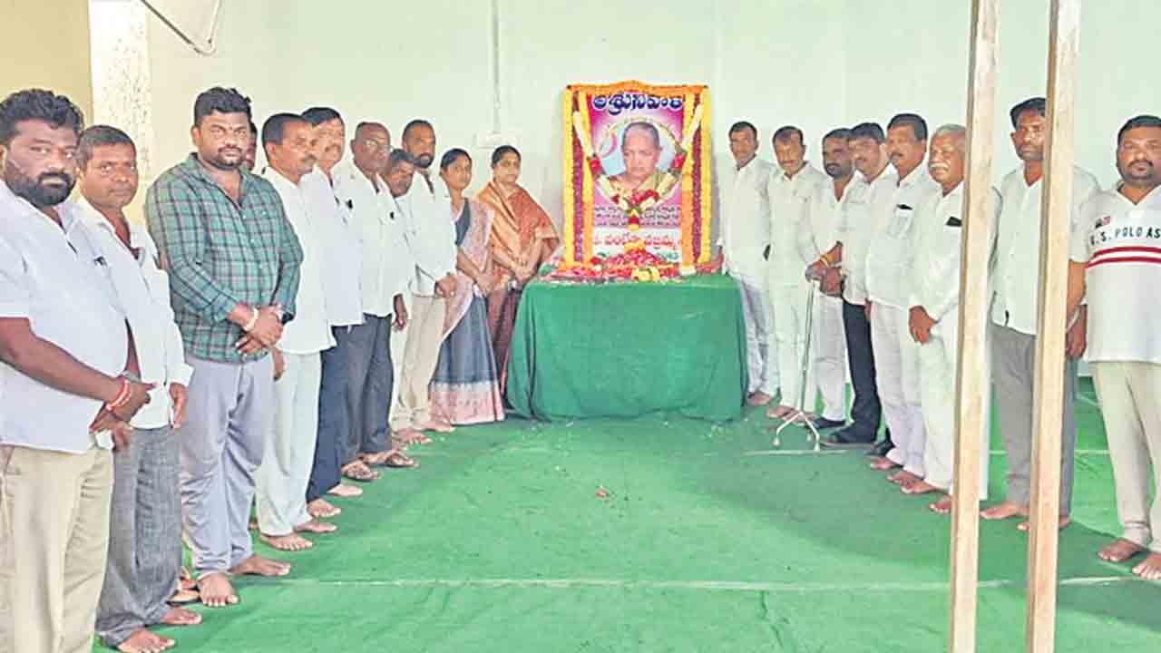 వంటేరుకు ప్రజాప్రతినిధుల పరామర్శ