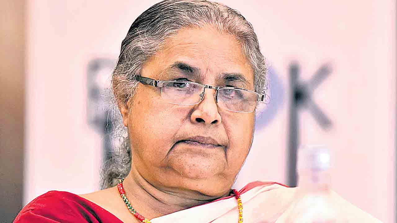 ప్రజాస్వామ్య ప్రేమిక నేపాల్‌ నాయిక