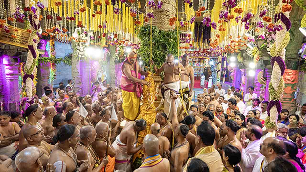Tirumala Brahmotsavams | తిరుమలలో అంగరంగ వైభవంగా బ్రహ్మోత్సవాలు ప్రారంభం.. గోవిందా నామాస్మరణతో మారుమ్రోగిన మాడ వీధులు