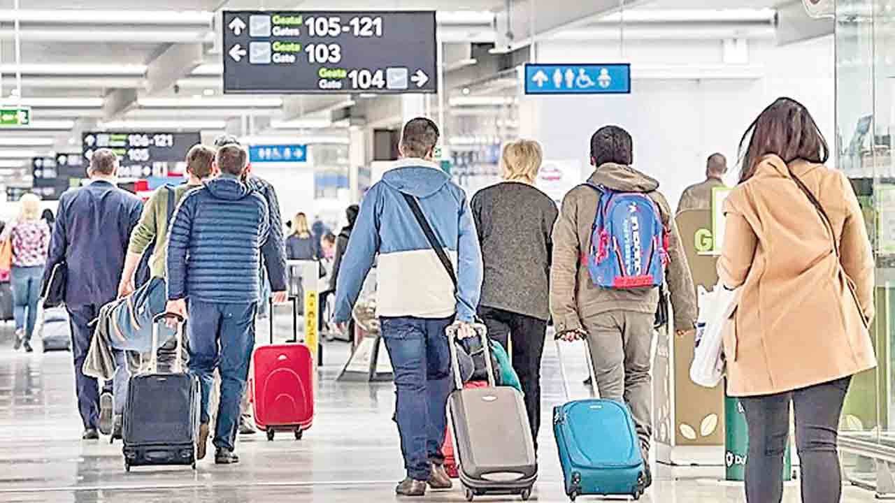 వెంటనే అమెరికాకు వచ్చేయండి.. హెచ్‌-1బీ కలిగిన ఉద్యోగులకు టెక్‌ కంపెనీల ఆదేశం