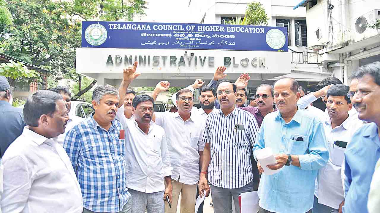 యువత ఆవేదన అర్థం కాదా?