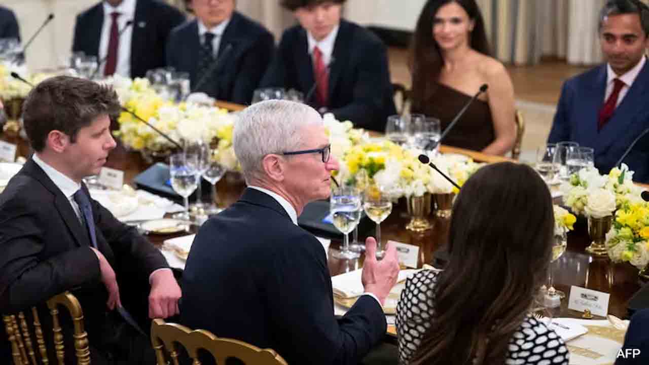 Tim Cook | అమెరికాలో ఎంత పెట్టుబడి పెడతారు..? యాపిల్‌ సీఈవోకు ట్రంప్‌ సూటి ప్రశ్న