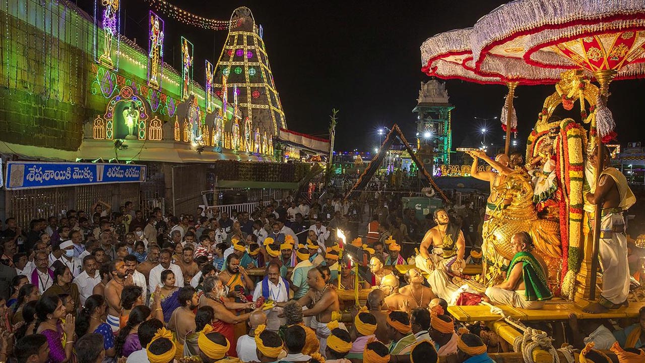 Tirumala Brahmotsavam | తిరుమ‌ల వెంక‌న్న సాల‌క‌ట్ల బ్ర‌హ్మోత్స‌వాలు.. 4వేల మంది పోలీసుల‌తో భారీ భ‌ద్ర‌త‌..!