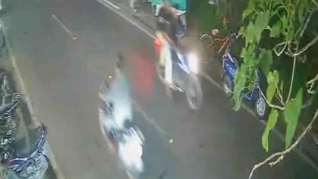 Top Cop's Phones Snatched