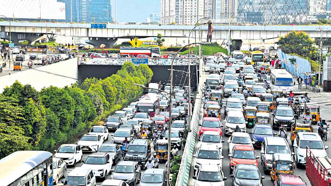 సిటీలో వాహన విస్ఫోటనం