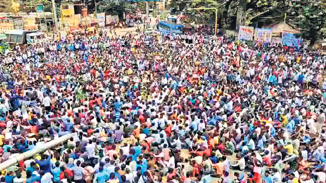 ఉద్యోగాల భర్తీ ఇంకెప్పుడు?.. సర్కార్‌పై నిరుద్యోగుల ఆగ్రహం