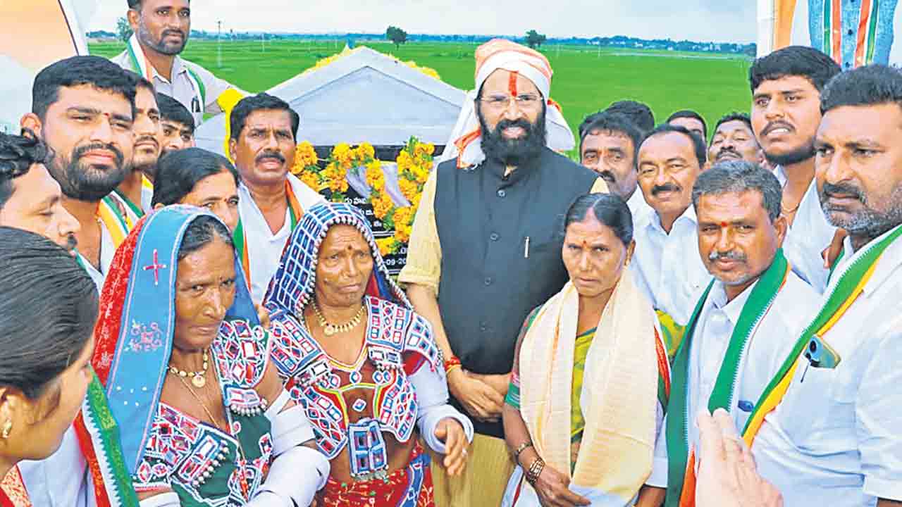 రోడ్లు నాణ్యతగా.. వేగవంతంగా నిర్మించాలి