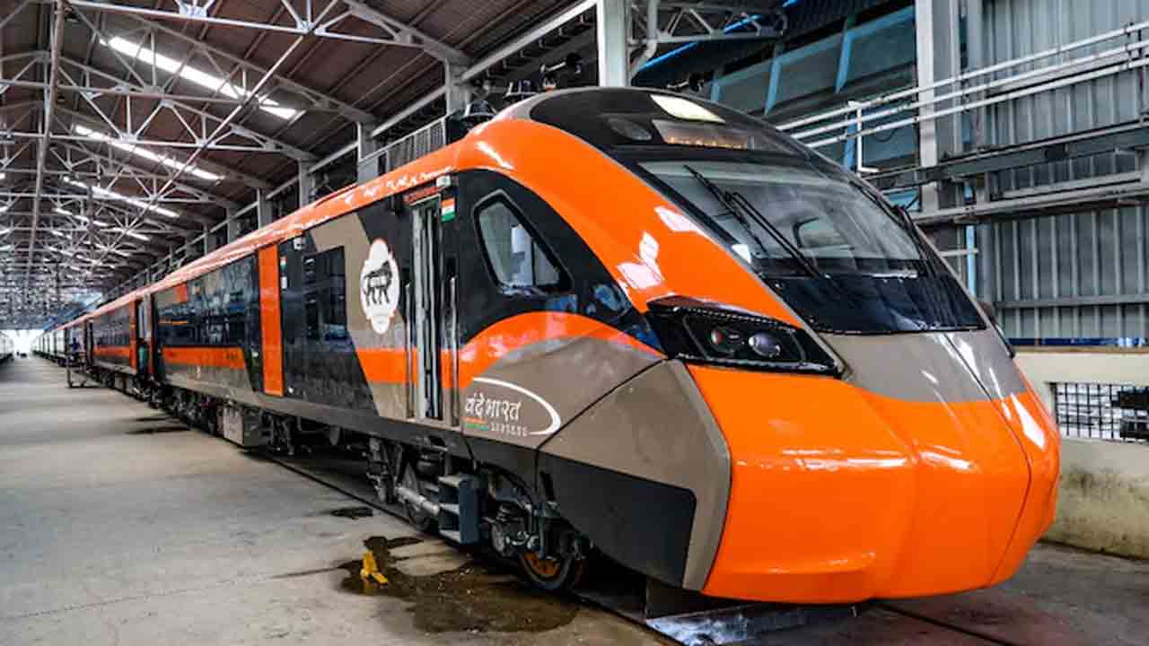 Vande Bharat sleeper train | వందే భారత్‌ స్లీపర్‌ వర్షెన్‌ వచ్చేస్తోంది.. ఈ నెలాఖరికి పట్టాలెక్కనున్న తొలి రైలు