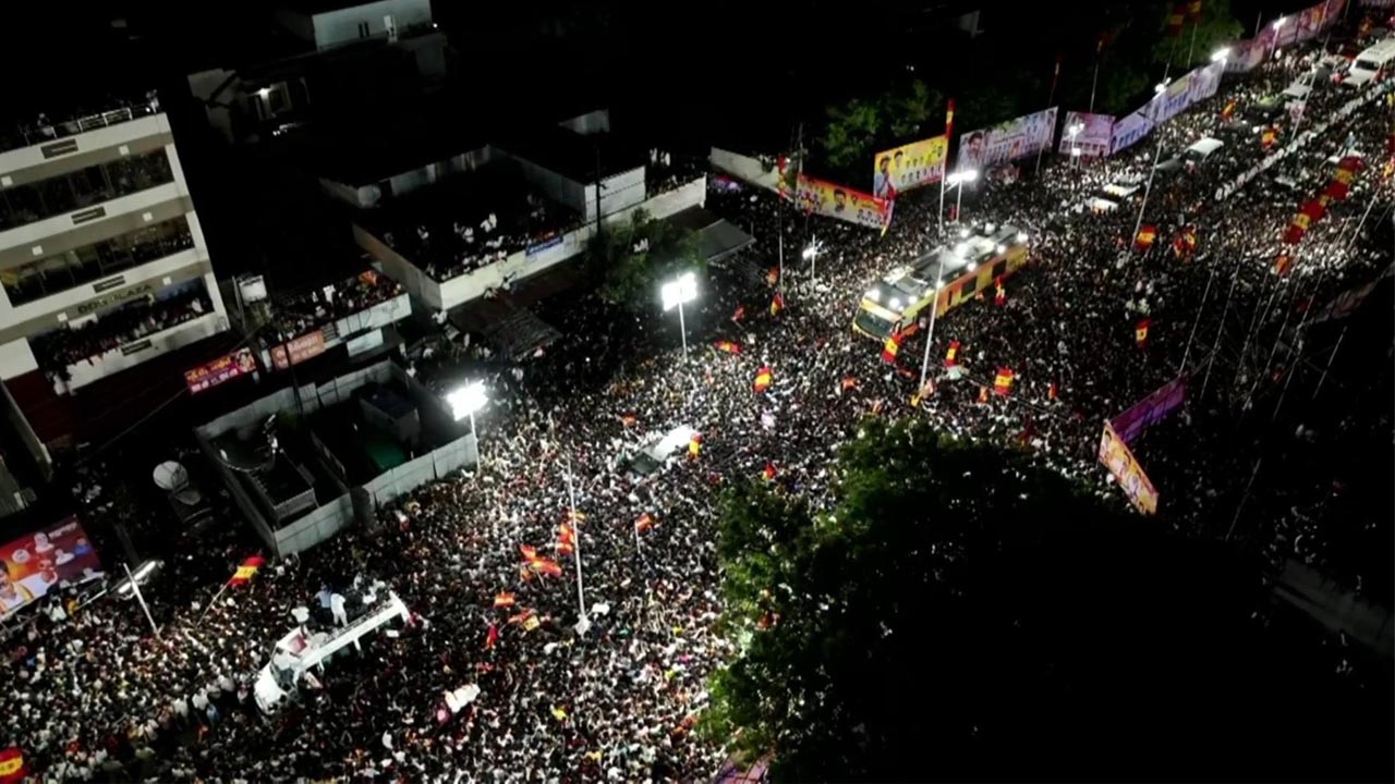 Vijay TVK Party | విజయ్‌ టీవీకే పార్టీ ర్యాలీలో ఘోరం.. తొక్కిసలాటలో 31 మంది మృతి..!