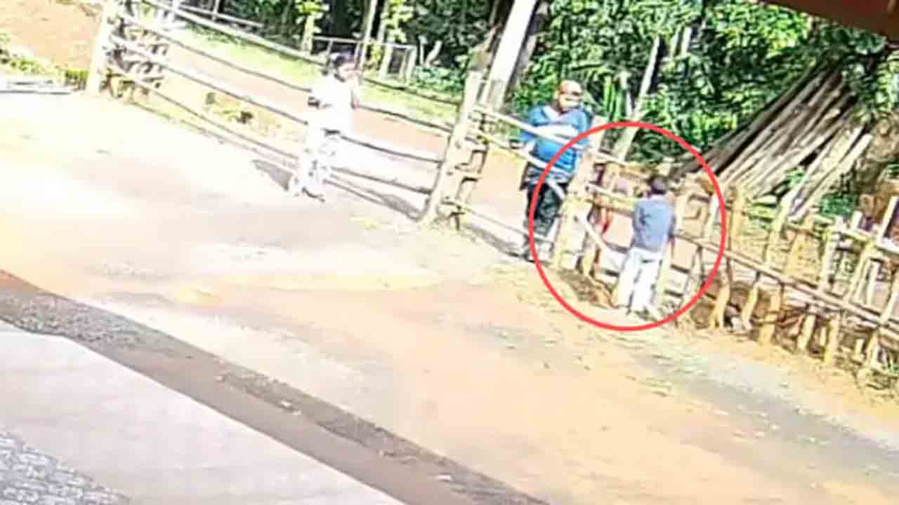 Boy Accidentally Fires Air Gun | ప్రమాదవశాత్తు ఎయిర్ గన్ పేల్చిన బాలుడు..   అతడి అన్న మృతి