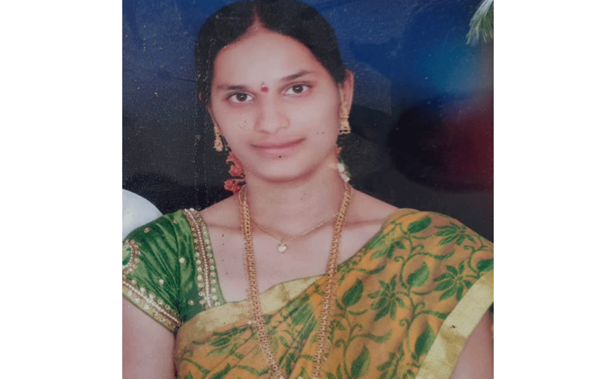 Bhoodan Pochampally : అనుమానాస్పద స్థితిలో వివాహిత మృతి