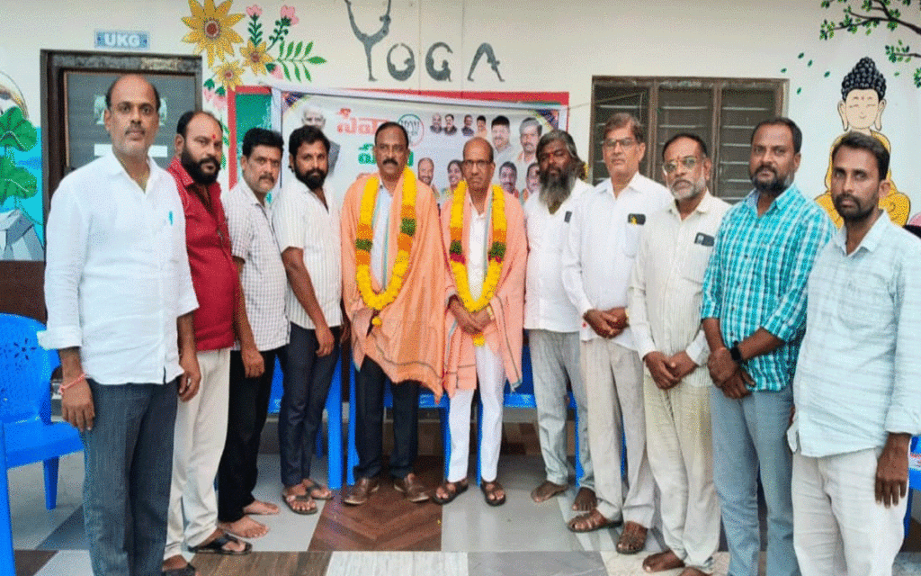 Aleru : విద్యావేత్తలు శంకర్, రంగయ్యకు స‌న్మానం