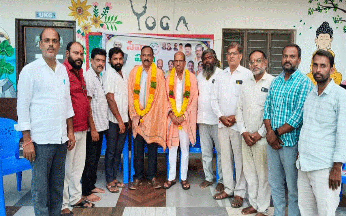 Aleru : విద్యావేత్తలు శంకర్, రంగయ్యకు సన్మానం