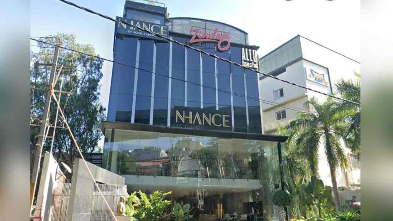 Allu Arjun | అల్లు అర్జున్‌కు షాకిచ్చిన జీహెచ్ఎంసీ.. ఆ అక్ర‌మ నిర్మాణాల‌పై షోకాజ్ నోటీసులు జారీ