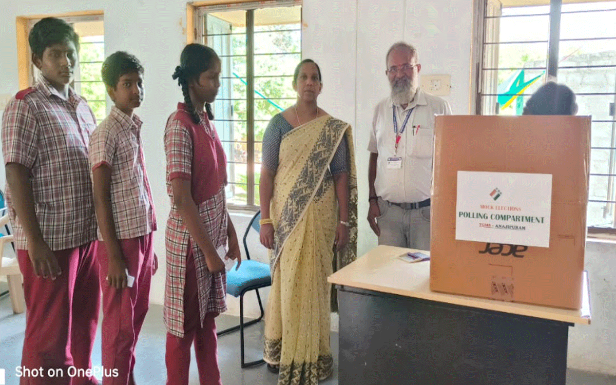 Penpahad : విద్యార్థుల్లో ఎన్నికల జోష్