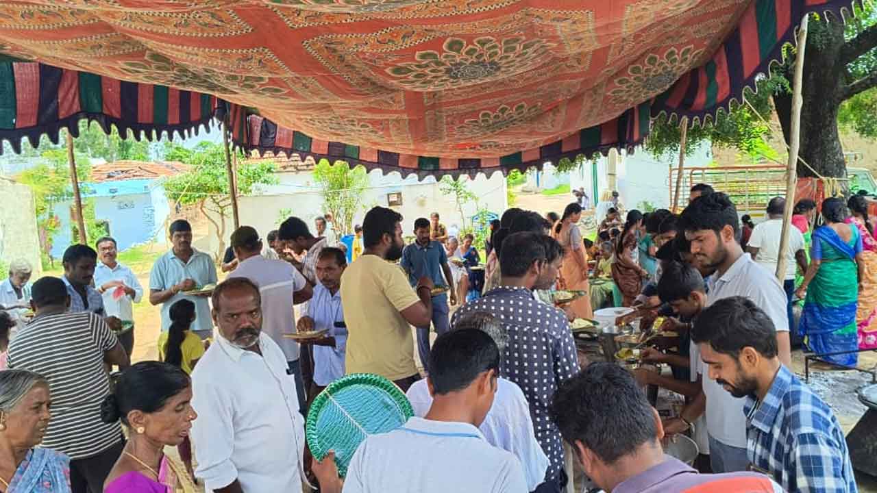 Bachannapet | బచ్చన్నపేటలోని వినాయక మండపాల వద్ద అన్నదానాలు