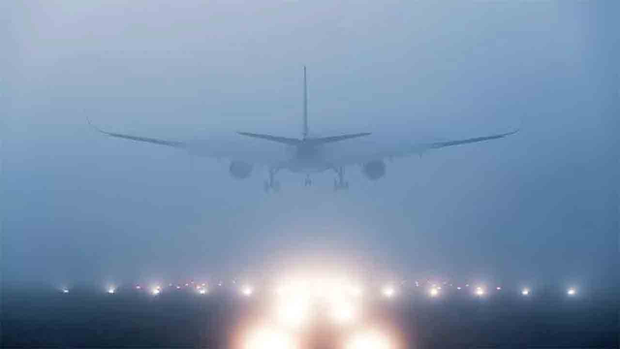 Shamshabad Airport | అనుకూలించని వాతావరణం.. శంషాబాద్ విమానాశ్రయంలో పలు విమానాల దారి మళ్లింపు