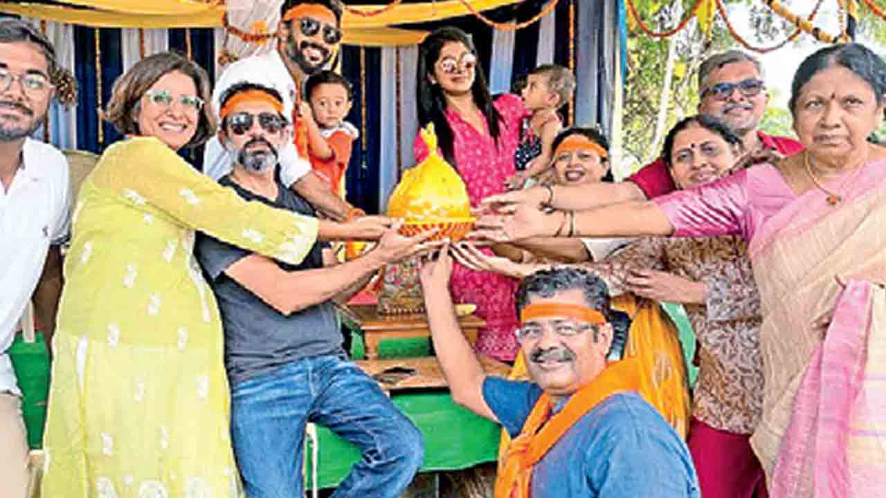 Ganesh Laddu | బండ్లగూడలో రూ.2.31 కోట్లు పలికిన గణేశుడి లడ్డు