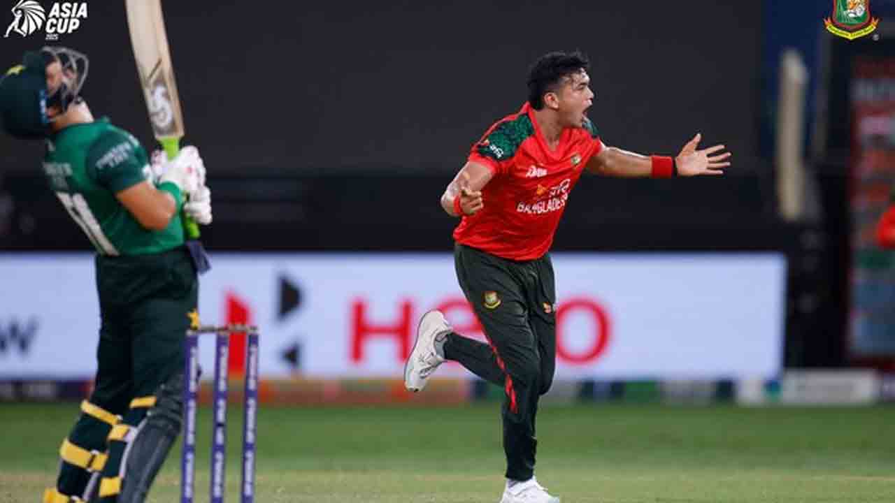 BAN vs PAK | పాక్ బ్యాటర్లను వణికించిన బంగ్లా బౌలర్లు.. స్వల్ప లక్ష్యాన్ని ఊదేస్తారా..?