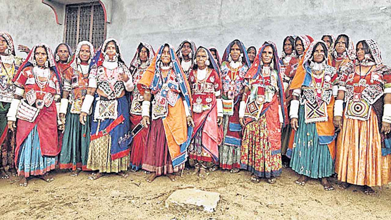 తగ్గుతున్న బంజారాల ప్రాతినిధ్యం