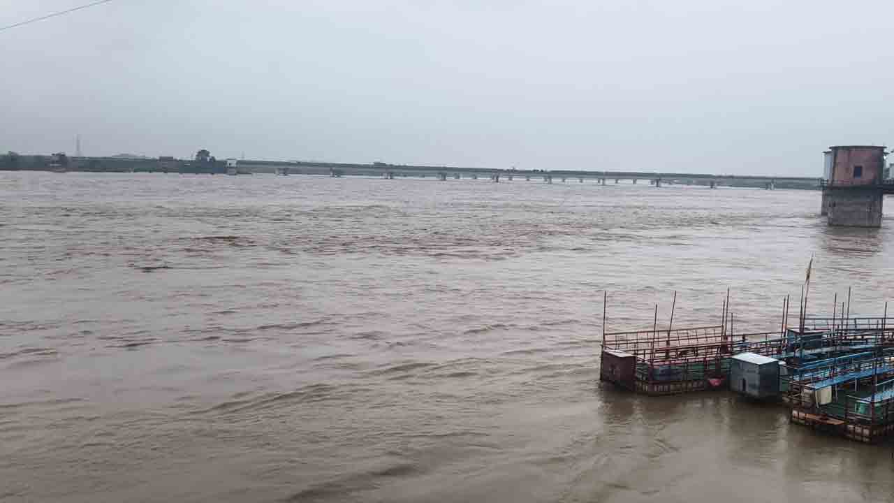 Godavari River | బాసర వద్ద గోదావరి ఉగ్రరూపం