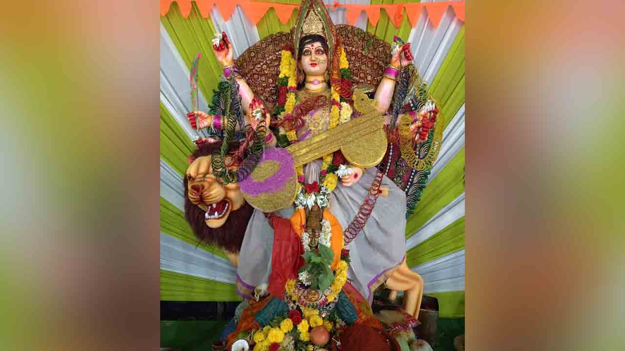 Rudreshwara Devi | సరస్వతీదేవిగా వేయిస్తంభాల రుద్రేశ్వరీదేవి అమ్మవారు