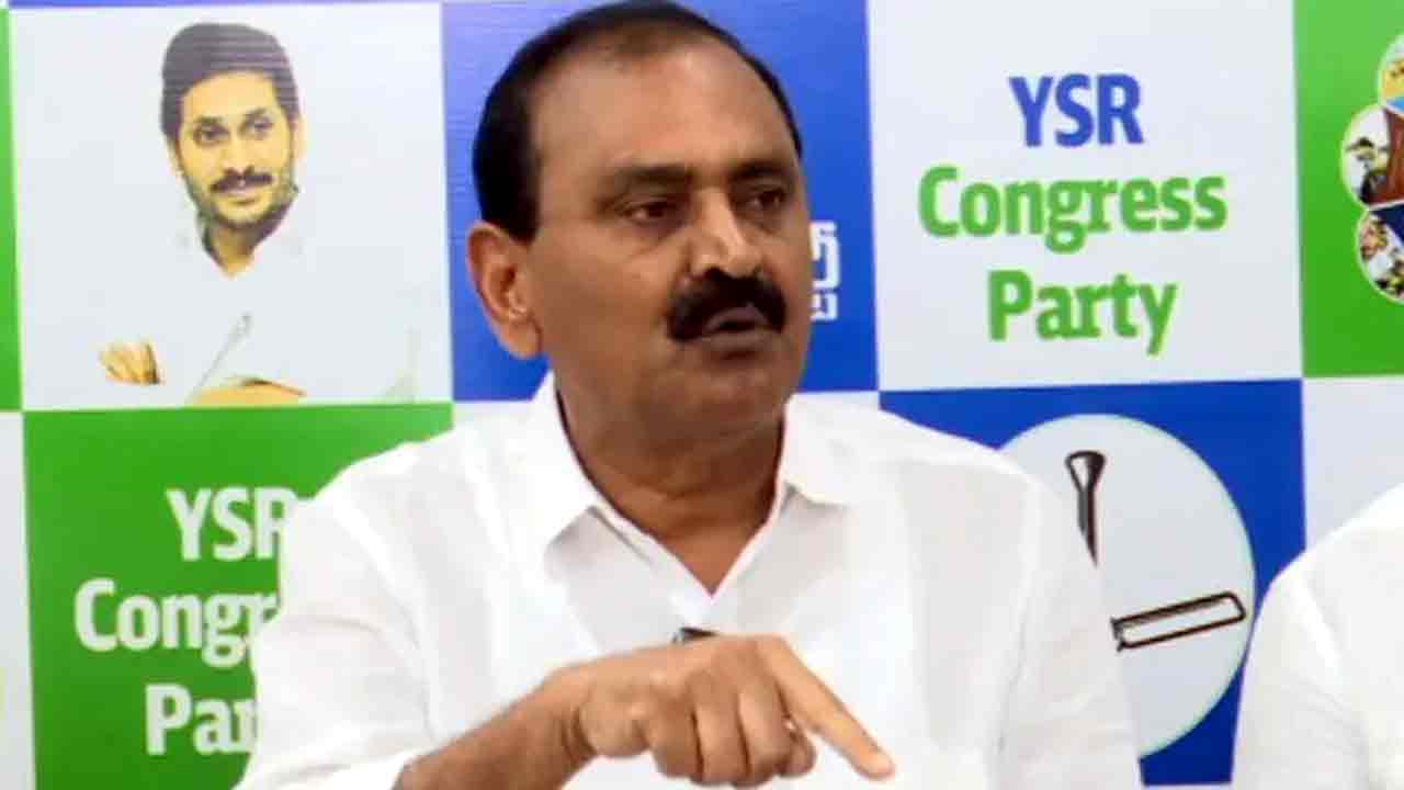 Bhumana Karunakar Reddy | గోశాల నిర్వహణ సరిగ్గా లేదంటే అప్పుడు కేసులు పెట్టారు.. ఇప్పుడు మీరే ఒప్పుకున్నారు కదా.. టీటీడీ చైర్మన్‌పై భూమన ఫైర్