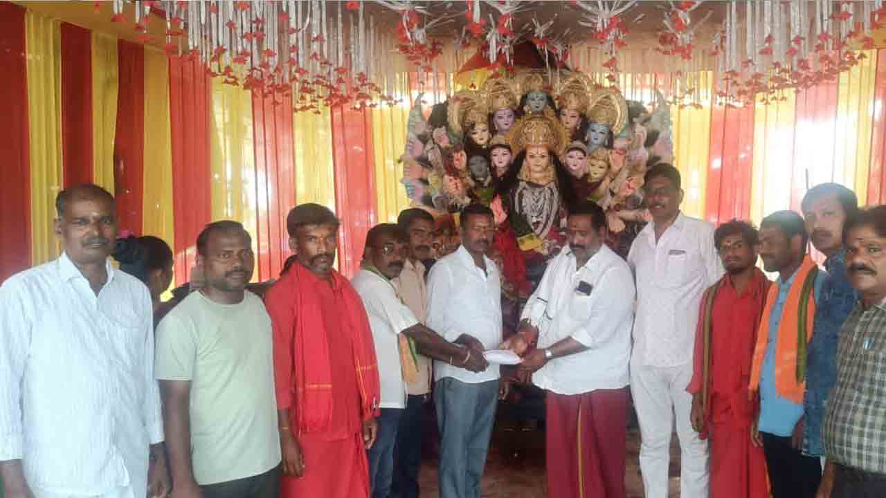 Pegadapalli | ఆంజనేయస్వామి ఆలయ పునః నిర్మాణ పనులకు రూ.2.25 లక్షల విరాళం