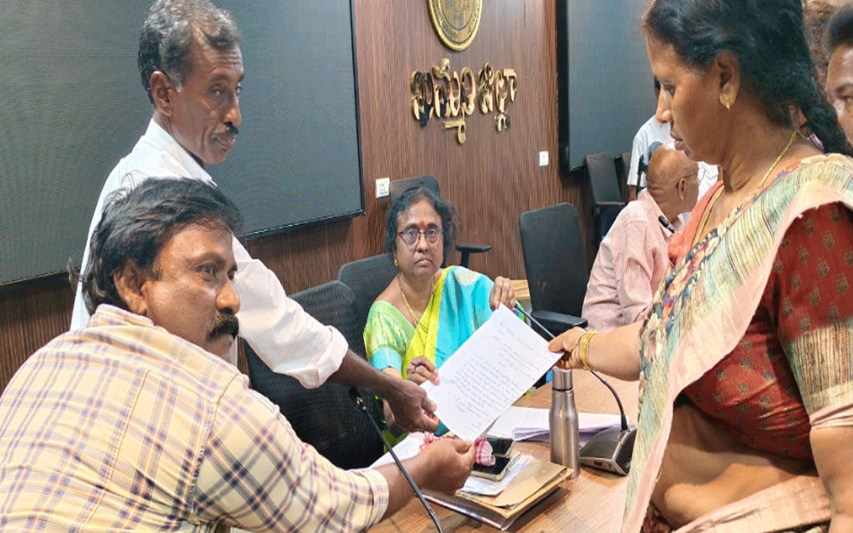 Bonakal : ‘కాంగ్రెస్ వారికే ఇందిరమ్మ ఇల్లు ఇచ్చారు’